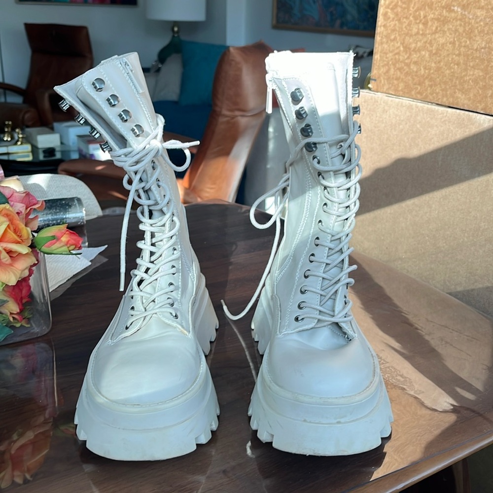 Pull & Bear platform combat boots